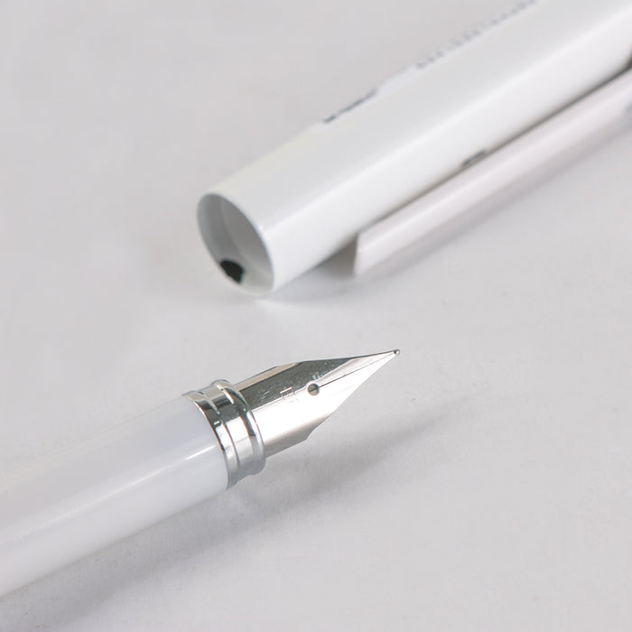 قلم حبر لون الخارجى أبيض من أم أند جى موديل AFPY5606